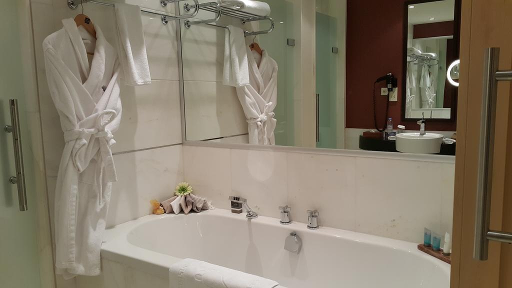 Hotel Grand Swiss Арбил Екстериор снимка