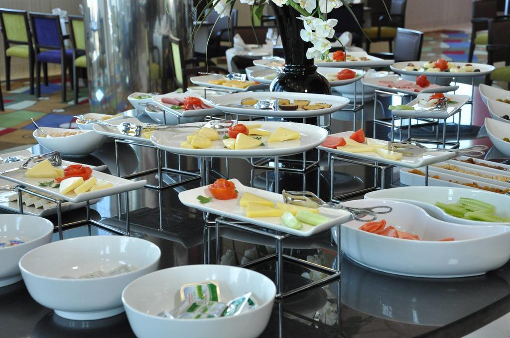 Hotel Grand Swiss Арбил Екстериор снимка